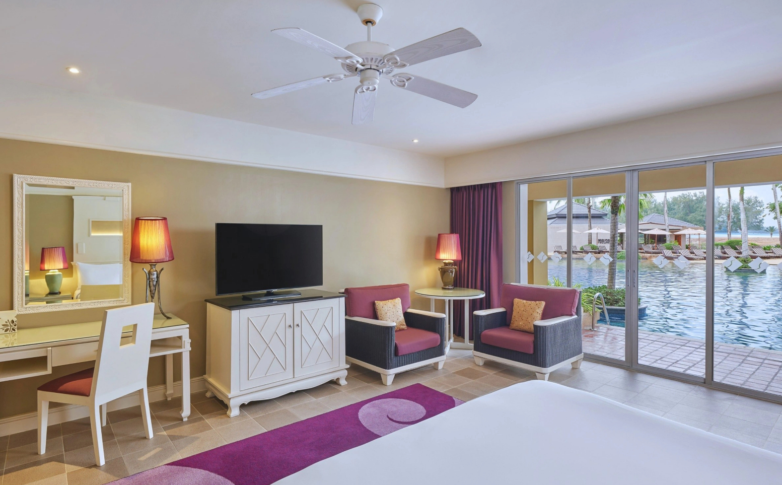 Laguna Pool Access King